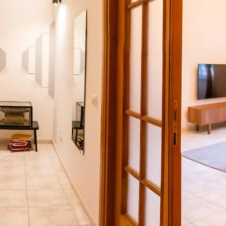 Book & Art House * Λίντο ντι Όστια