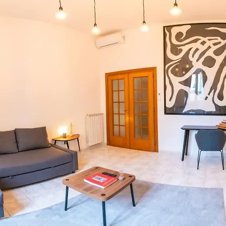 Book & Art House Апартаменты